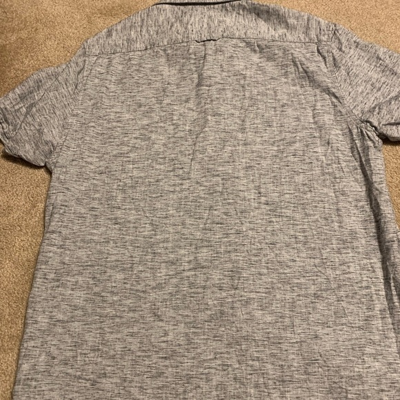 Men's size XL, Denim and Flower shirt. - Picture 6 of 6